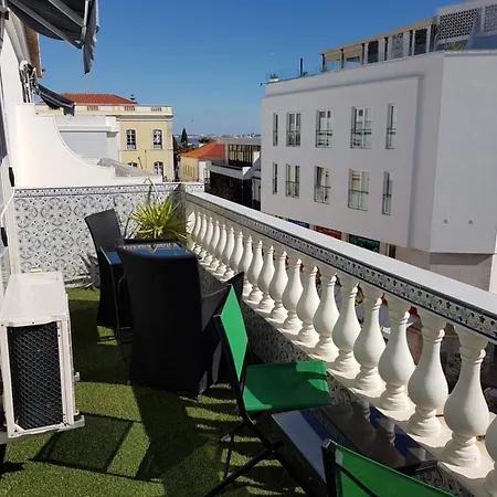 Отель Center Studios 3*